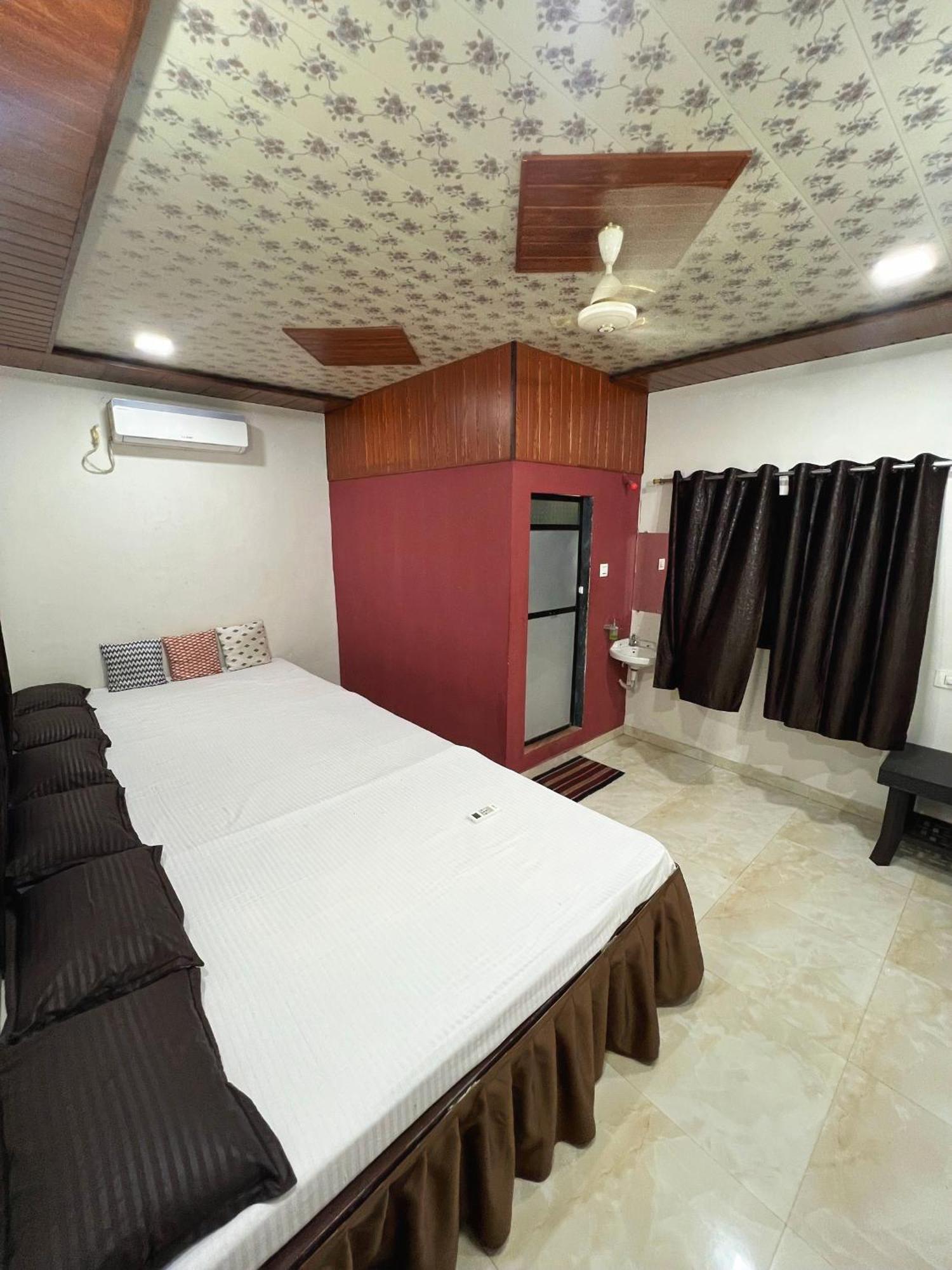 Karjat Ap Resort Ngoại thất bức ảnh