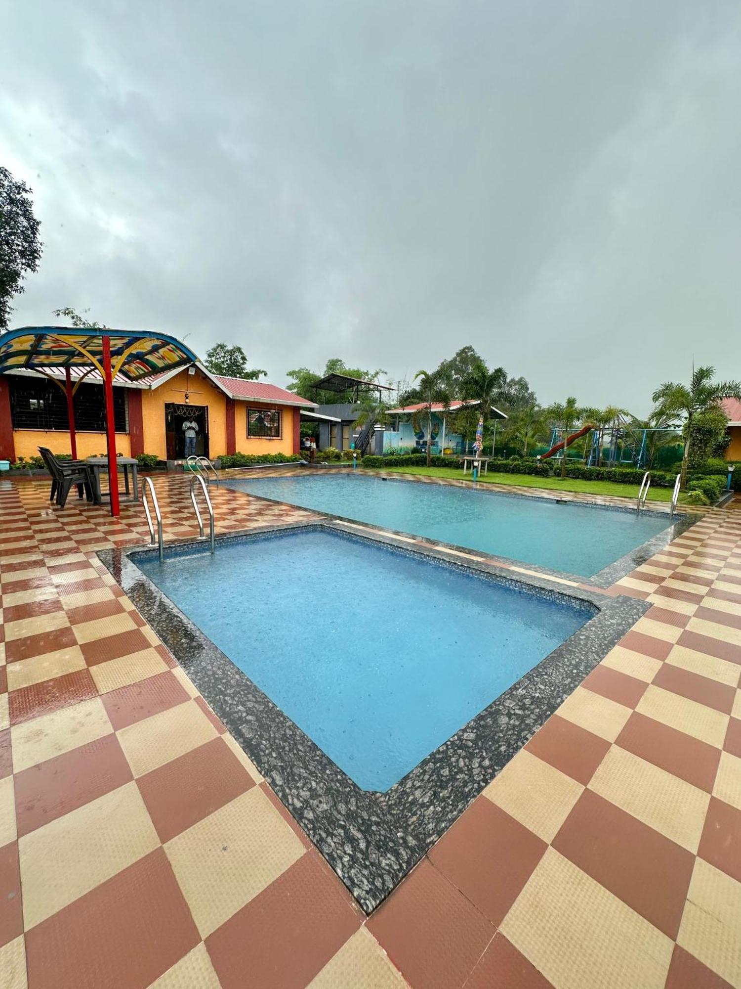Karjat Ap Resort Ngoại thất bức ảnh