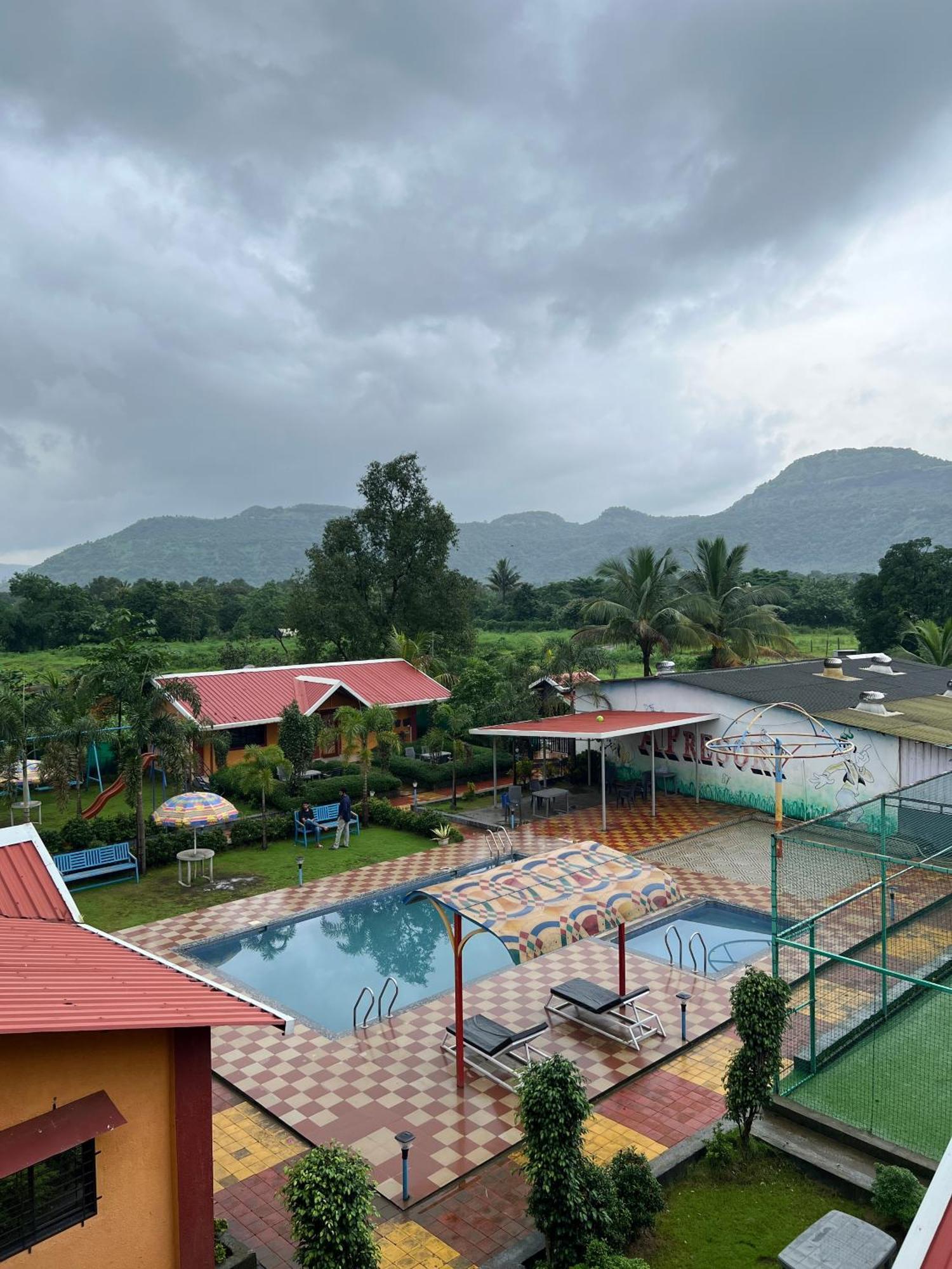 Karjat Ap Resort Ngoại thất bức ảnh
